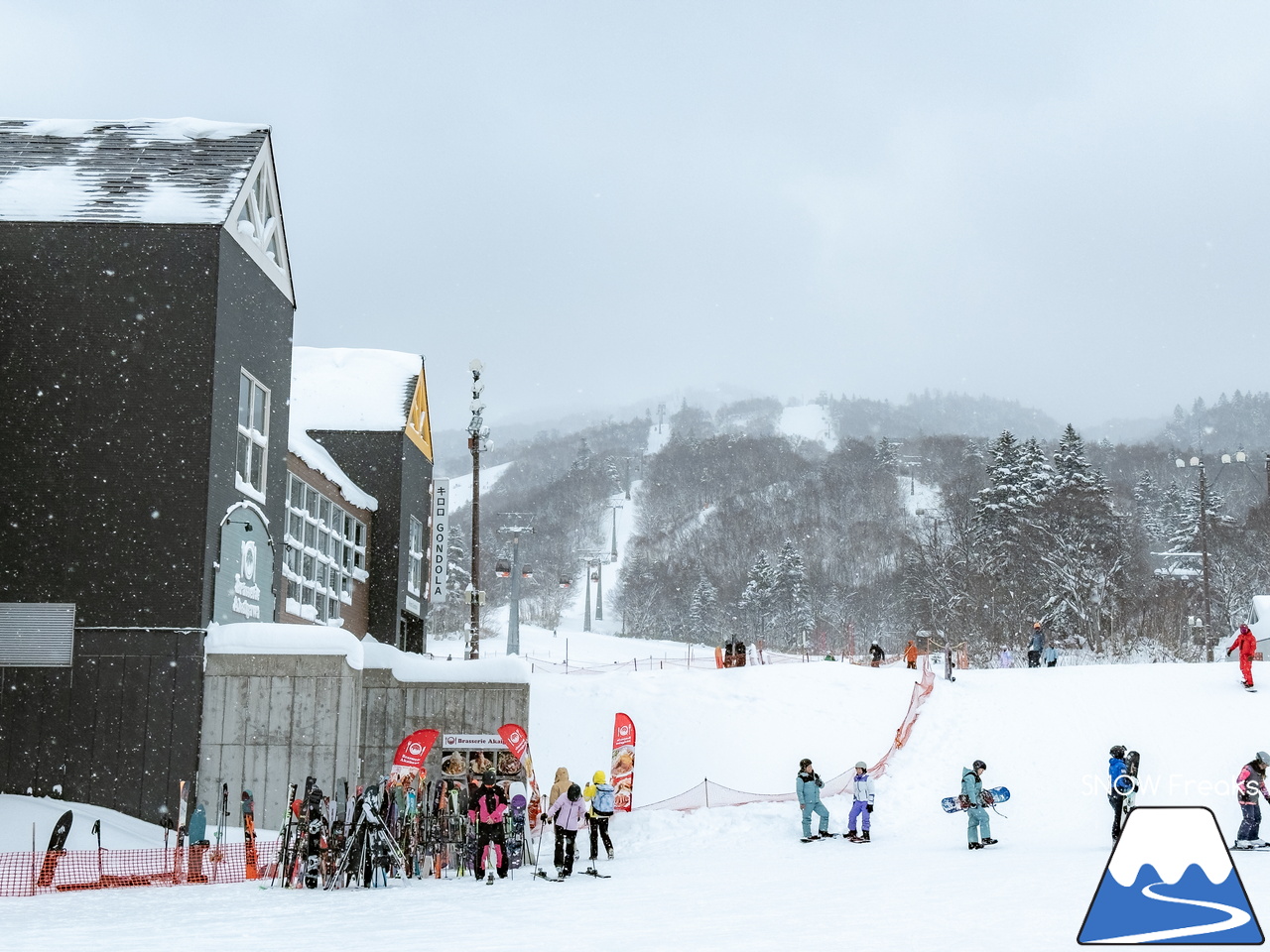 キロロリゾート｜遅ればせながら…。積雪200cmのキロロで、2025～2026 SNOW Freaks『初滑り』。今シーズンもどうぞよろしくお願いいたします！